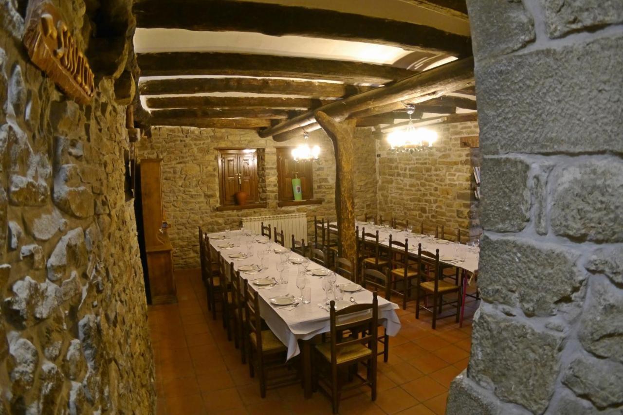 Albergue Restaurante De Artieda Exteriér fotografie